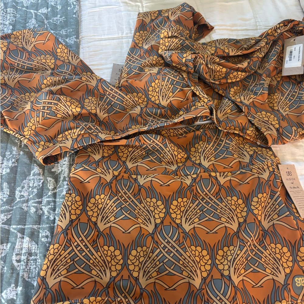 NWT Albion fit swim skirt, Simone bottoms and crop top Golden Hour sz l/m